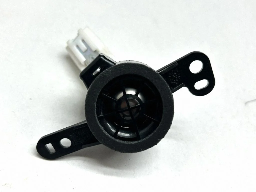 High frequency speaker in the rear doors – Toyota Land Cruiser (J150) (2009-)
