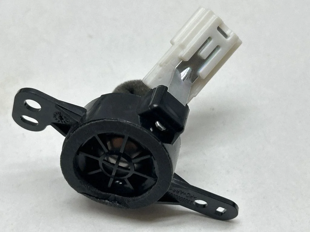 High frequency speaker in the rear doors – Toyota Land Cruiser (J150) (2009-)