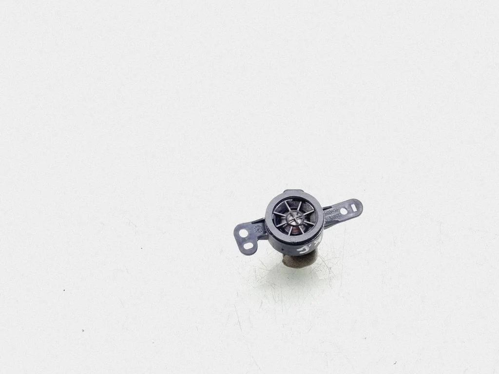 High frequency speaker in the rear doors – Toyota Land Cruiser (J150) (2009-)