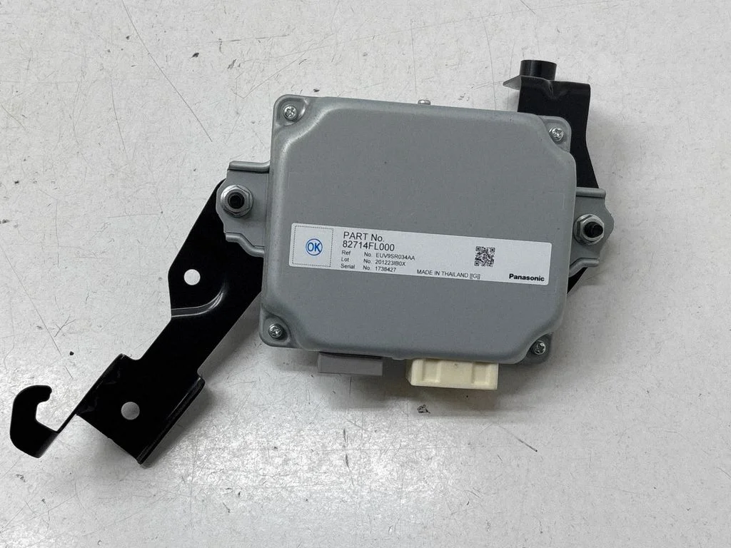 Voltage converter/converter module 82714FL000