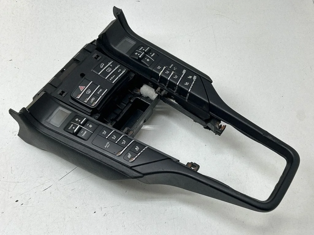 A set of switches 7P5864785A