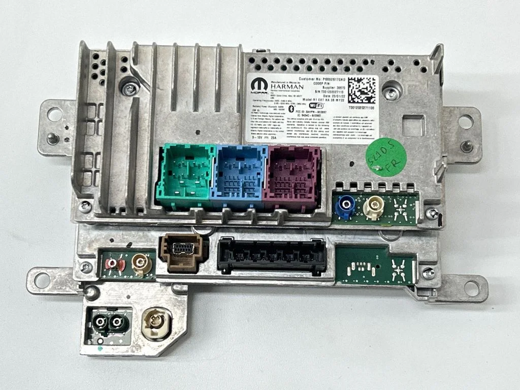 HiFi-heli juhtplokk – Chrysler Pacifica (2017-)