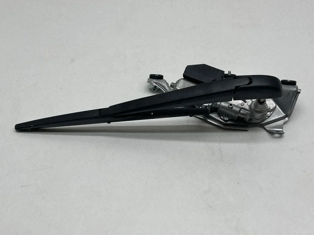 Rear window wiper mechanism – Toyota Yaris Cross (2020-)
