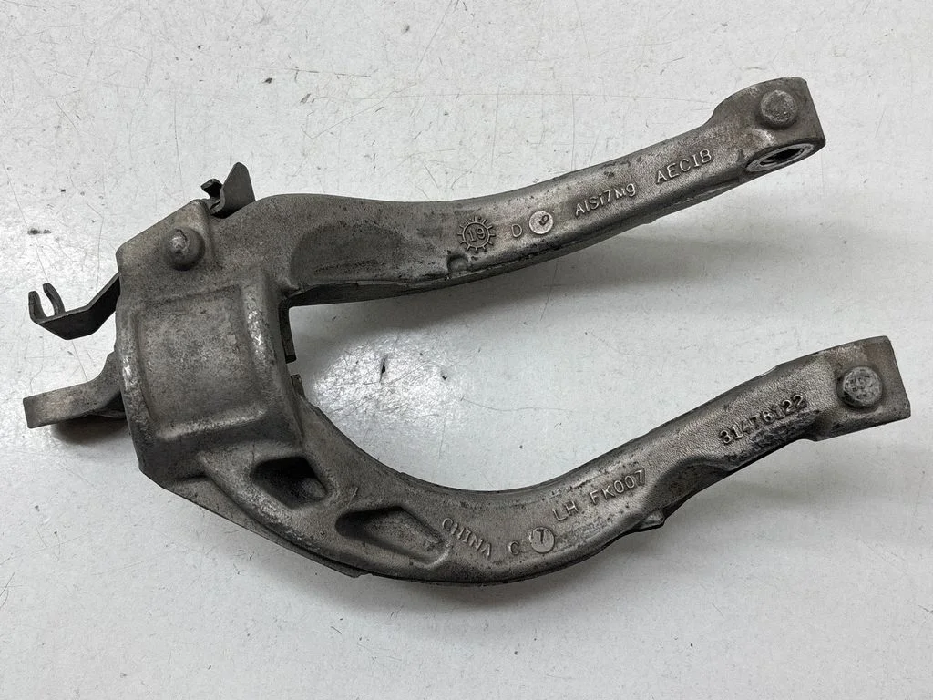 Lower shock absorber bracket – Volvo S60 (2018-)