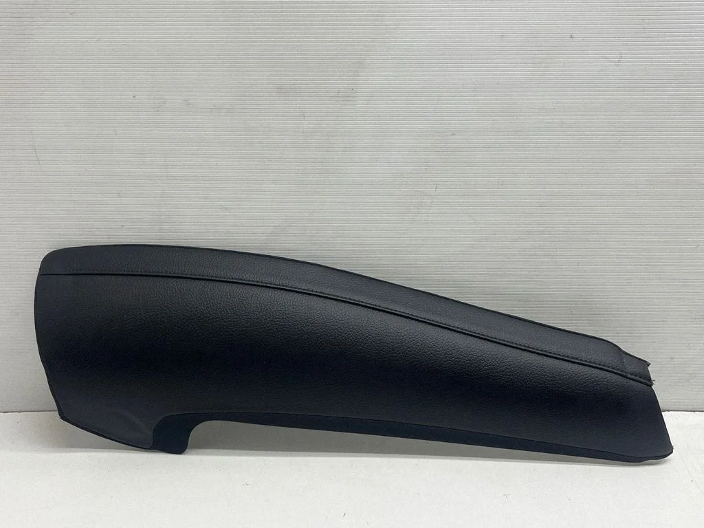 Seat trim – rear right