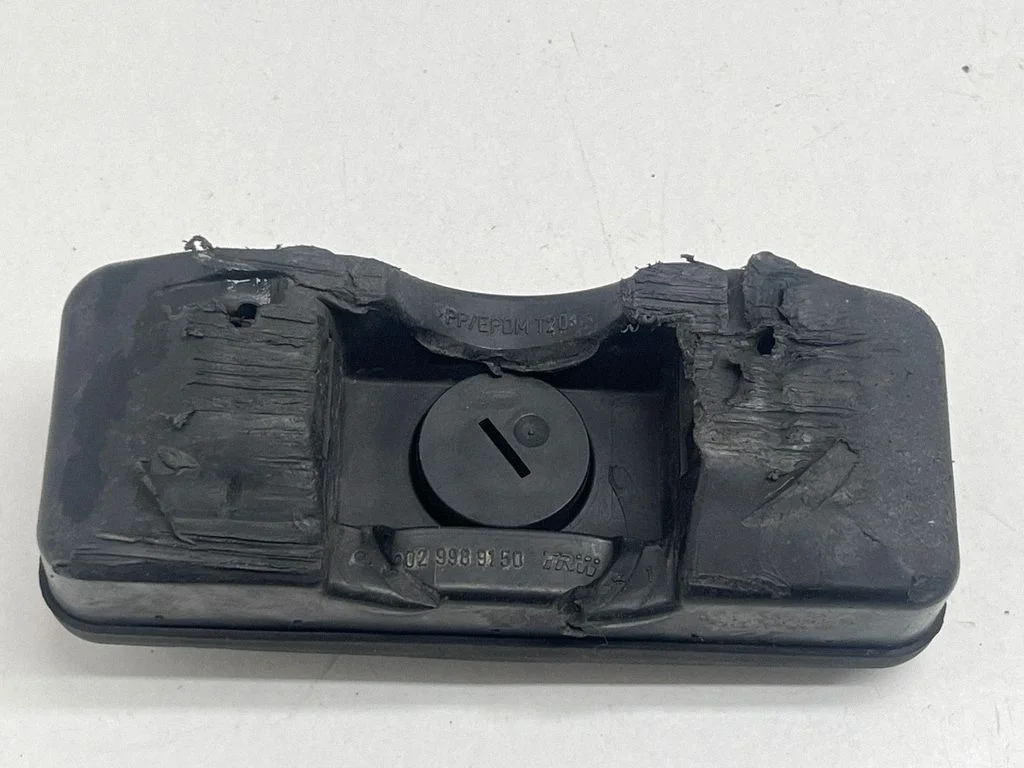 Jacking socket point – Mercedes-Benz CLA-Class C117 X117 W117 (2013-2019)