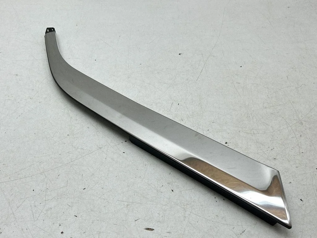Rear side glass trim 9827008877