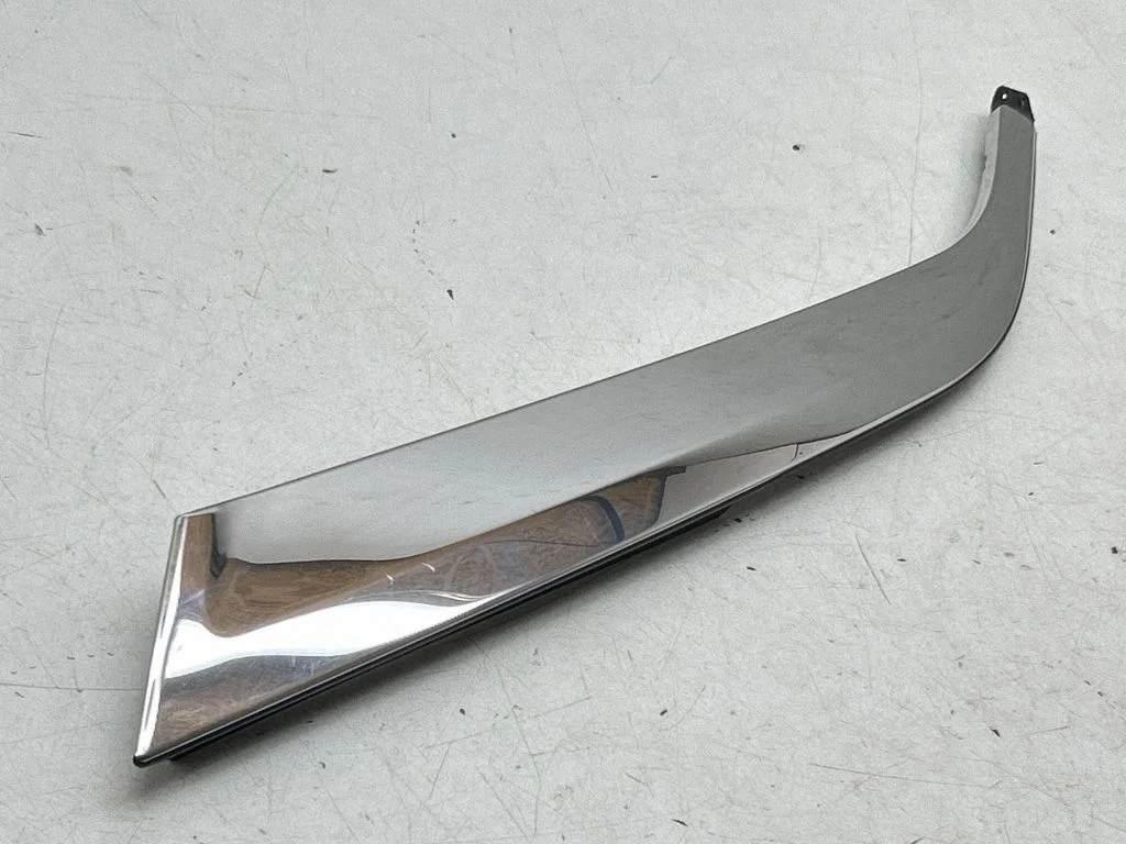 Rear side glass trim 9827008977