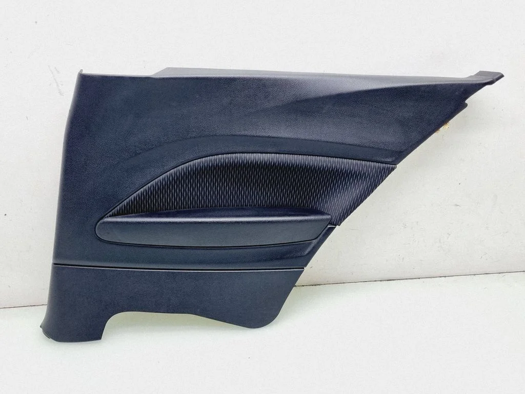 Coupe rear side trim panel 7281676