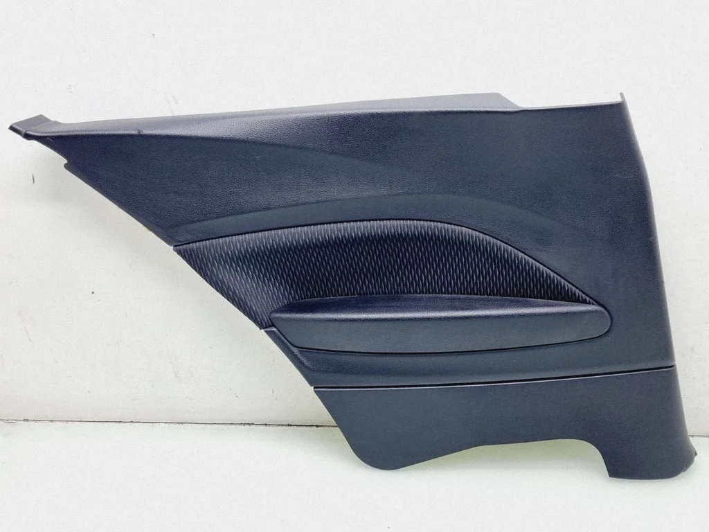Coupe rear side trim panel 7281675