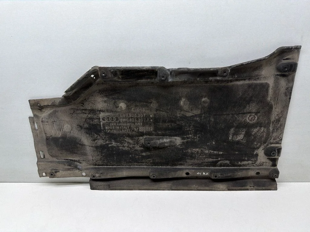 Külgmine põhjakaitse 8W0825207A