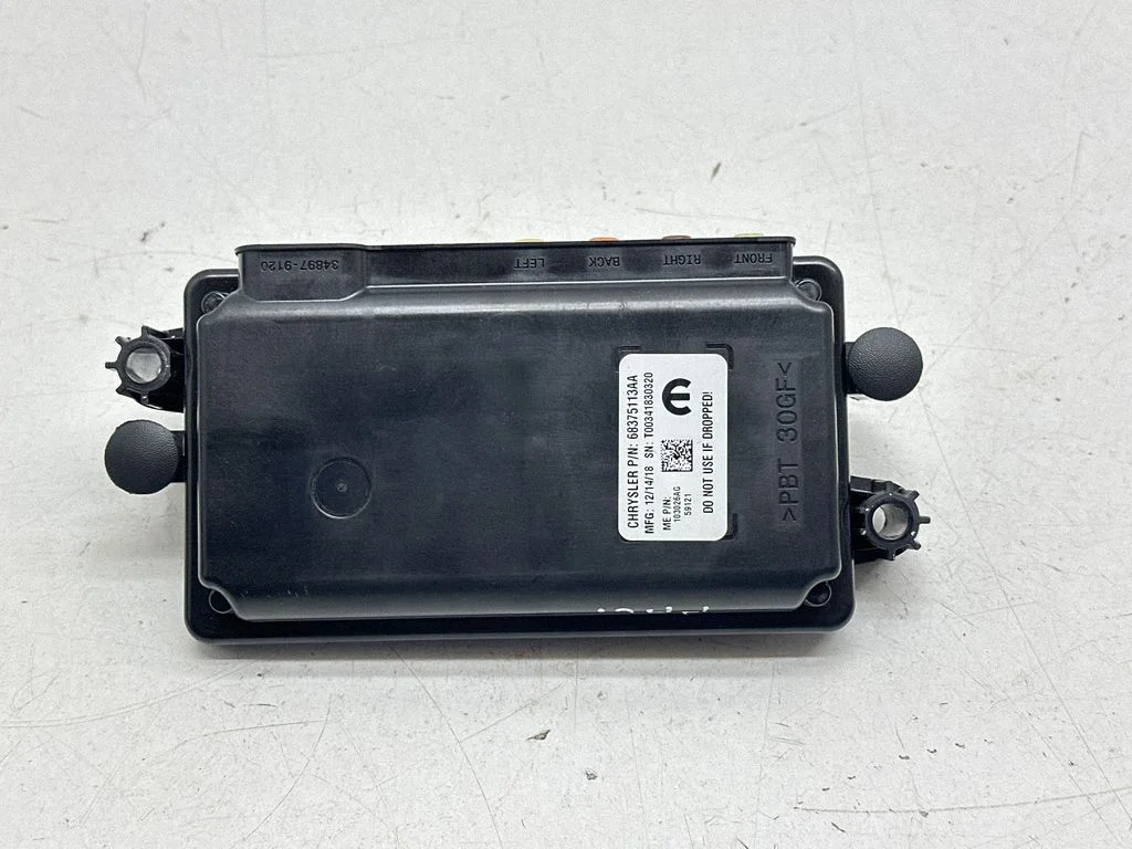 Kaamera juhtplokk 68375113AA