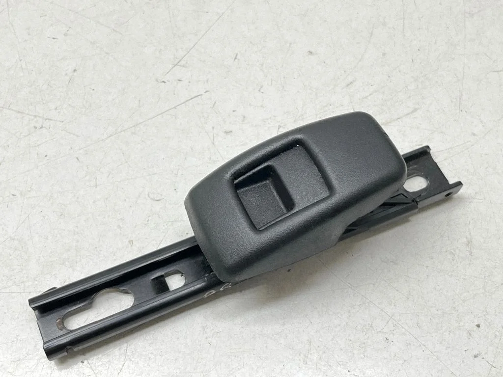 Seat belt height adjuster 9811404680