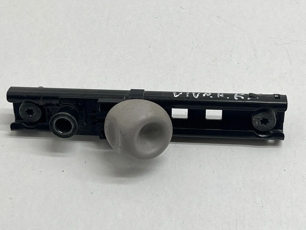 Turvavöö reguleerimise siin – Opel Vivaro (2014-2018)