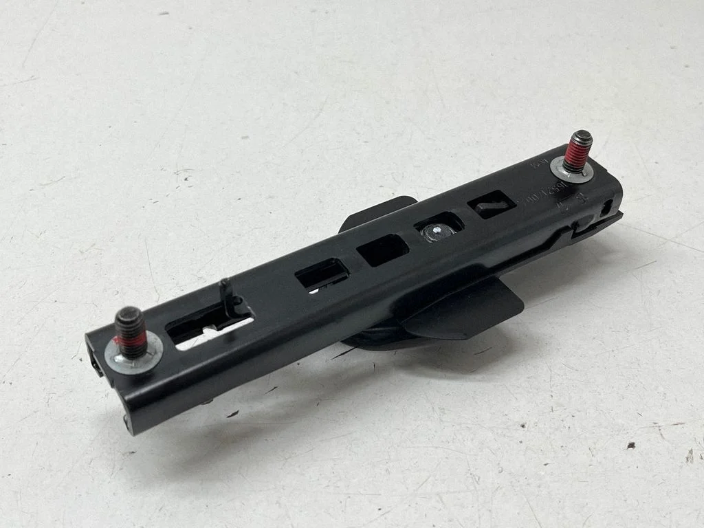 Seat belt adjustment rail – Volvo XC60 (2017-)