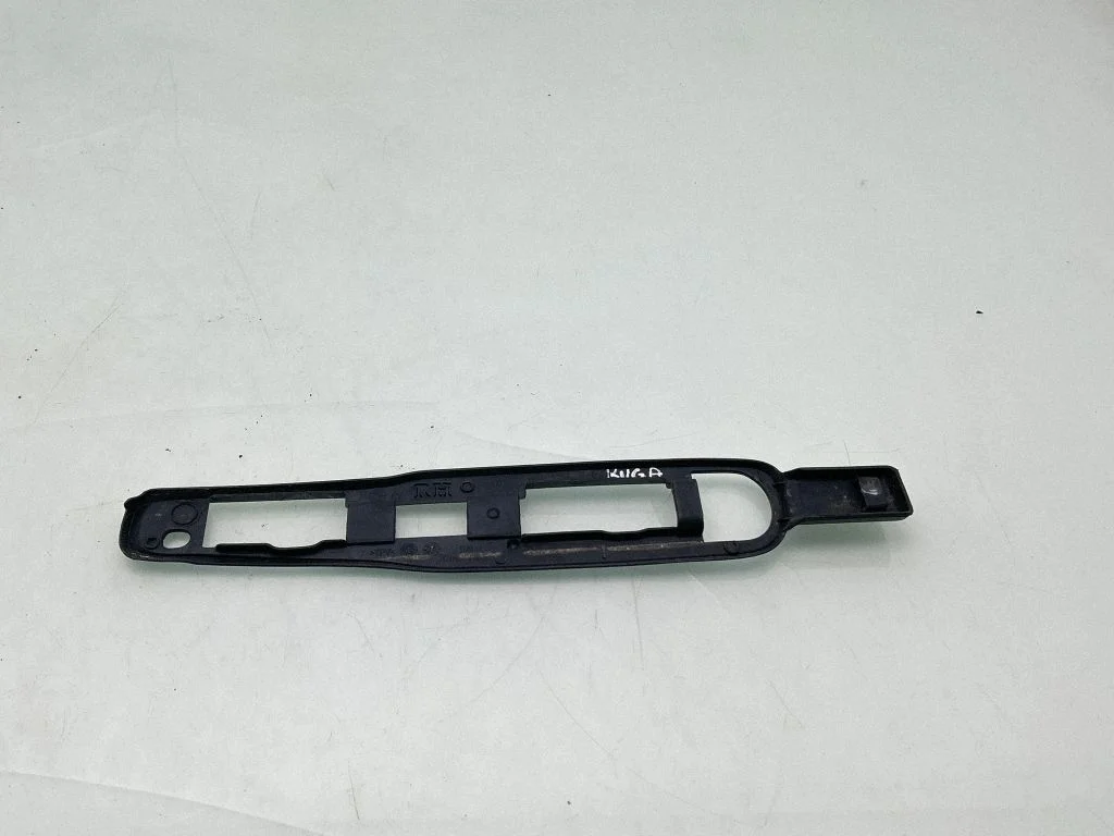 Roof bar rail cover 102J0057