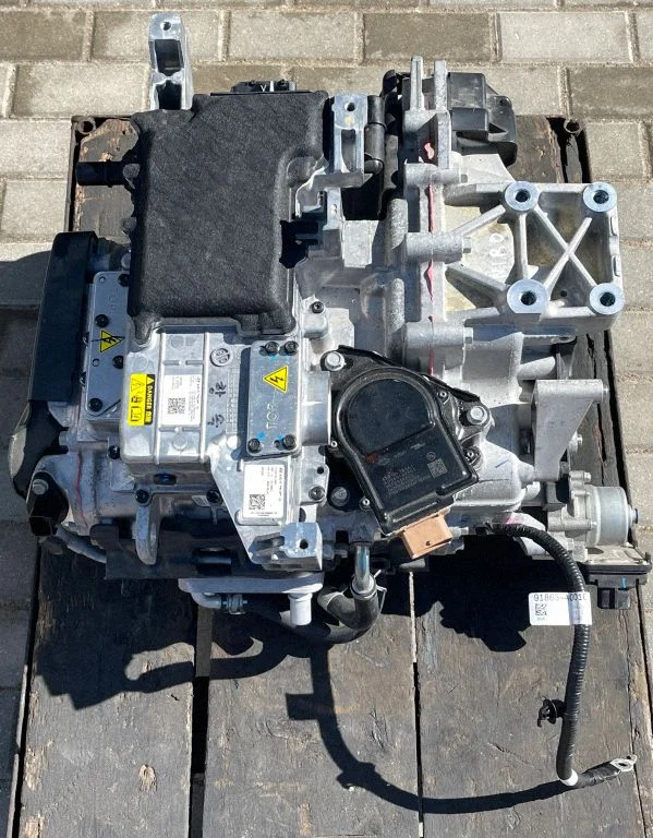 Electric car motor 365000EDA0
