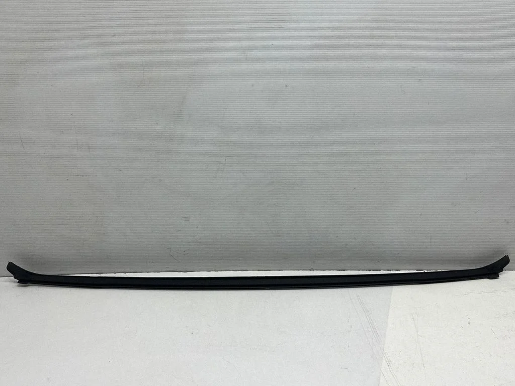 Tagaklaasi liist S11525A