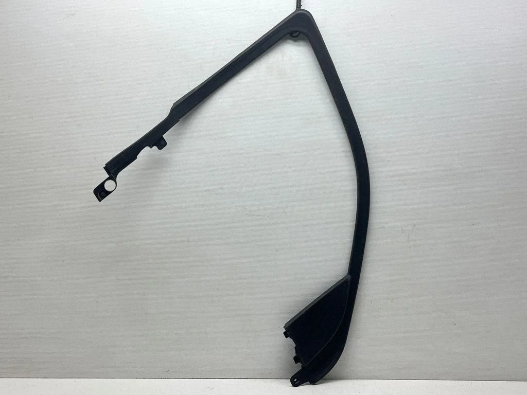 Rear glass trim 156261772-010