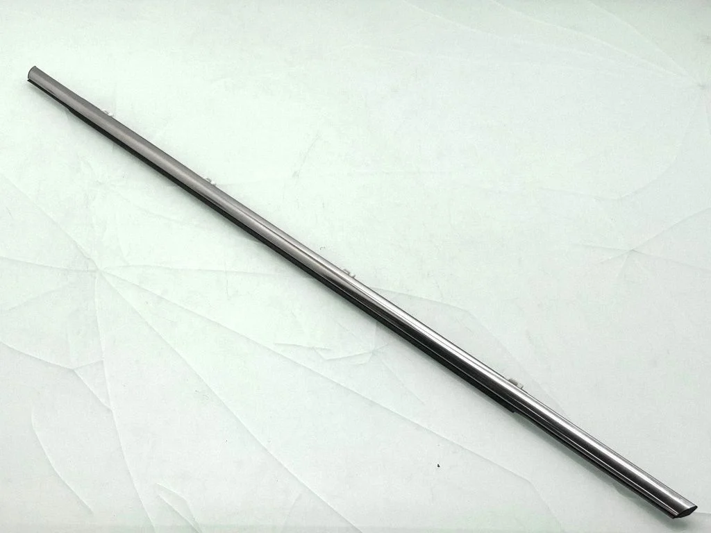 Tagaklaasi liist 83210C5000