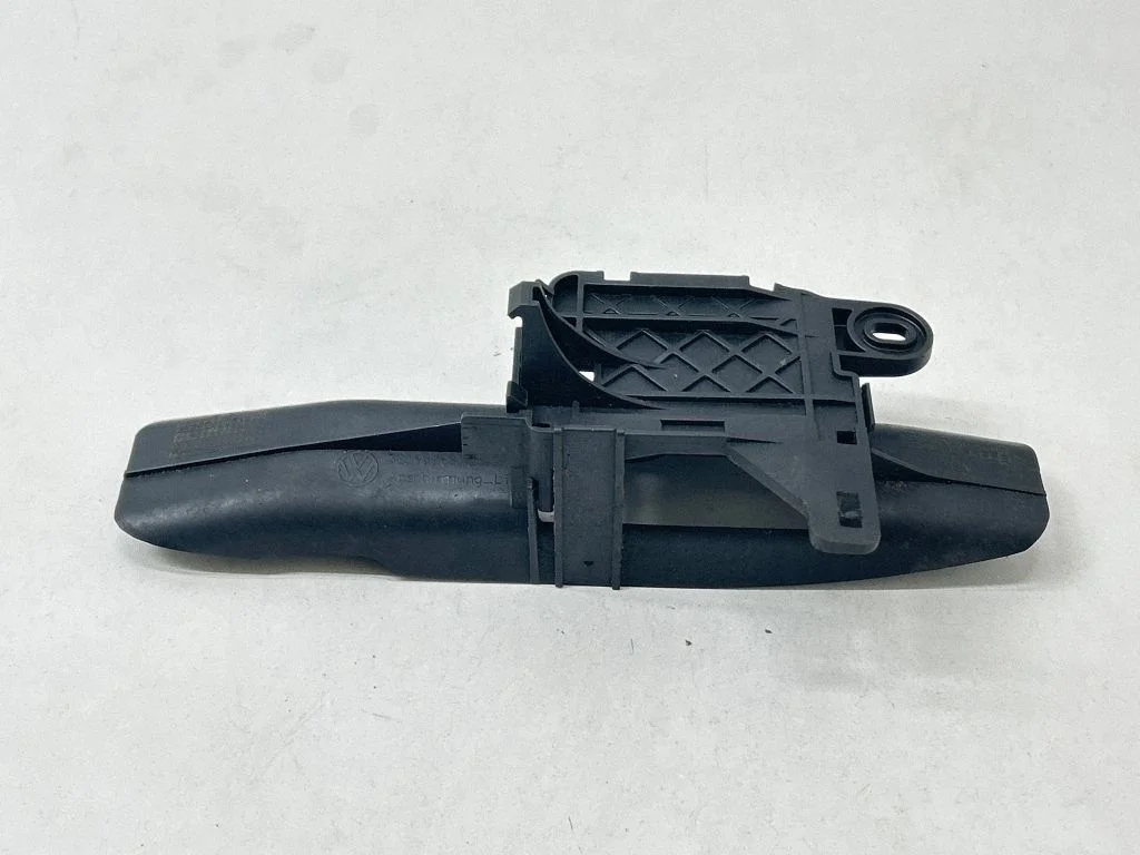 Distronic sensor bracket – Volkswagen Passat B7 USA (2012-2019)