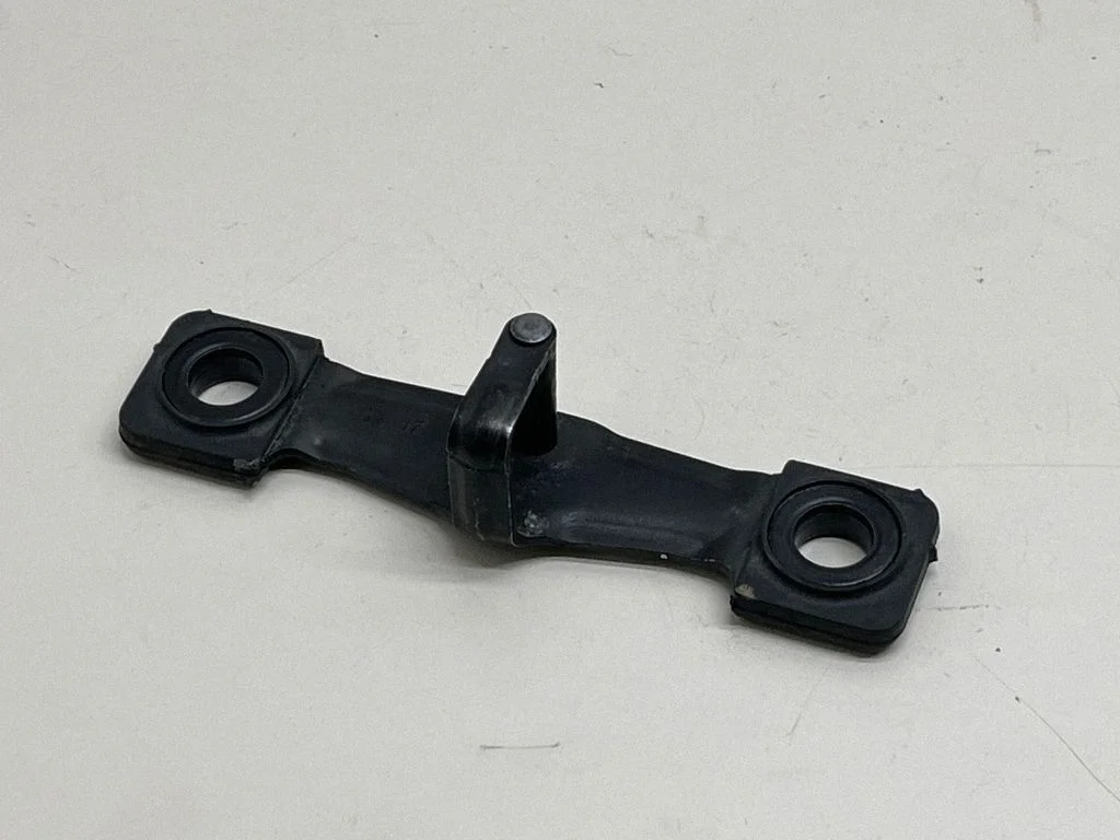 Zaczep zamka klapy bagażnika 8V0827507D