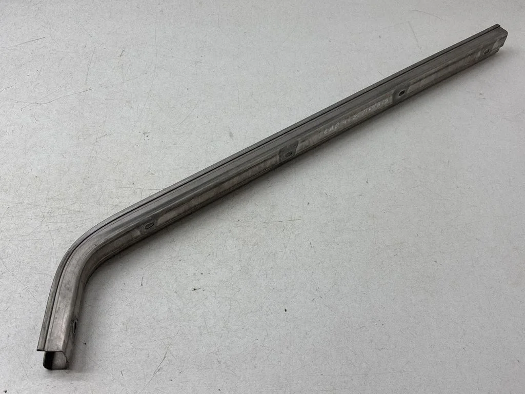 Sliding door middle rail – Volkswagen Caddy (2015-2020)