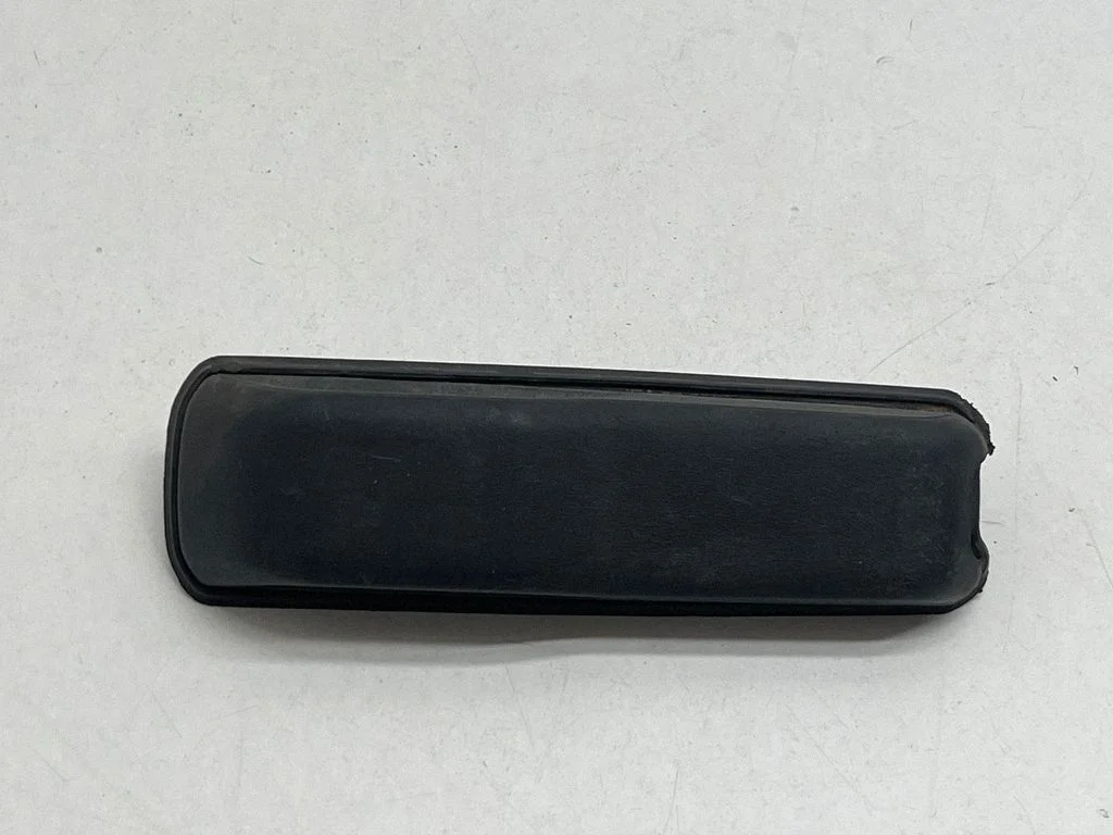 Glass fitting brackets