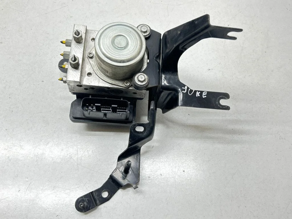ABS block – Nissan Juke I F15 (2010-2018)