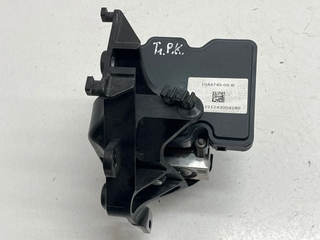 ABS-plokk 104474500B