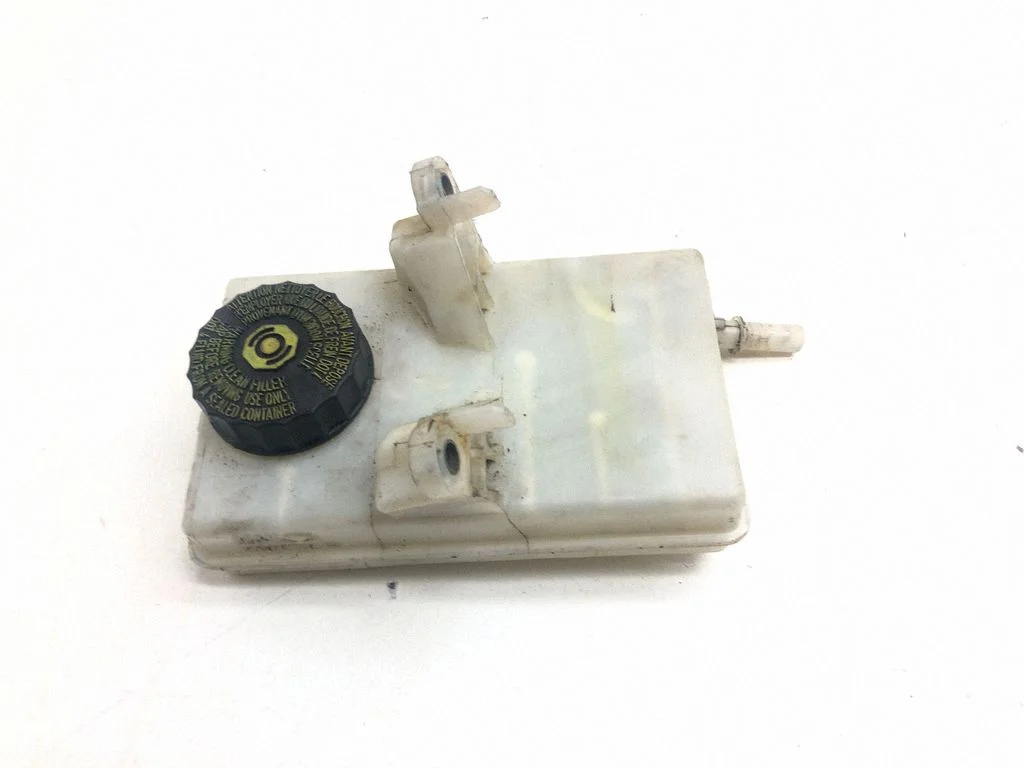 Brake fluid reservoir – Citroen Berlingo (2008-2018)