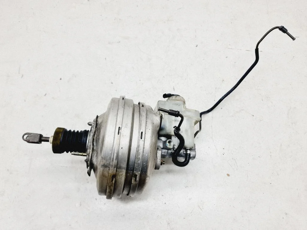 Brake booster 32483213