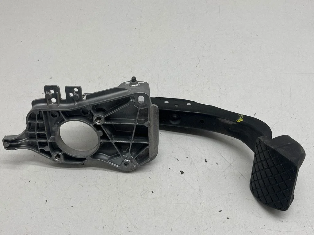Brake pedal – Volkswagen Caddy (2011-2016)