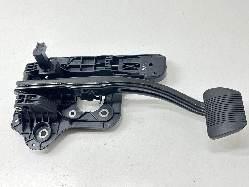 Brake pedal P04581676AC