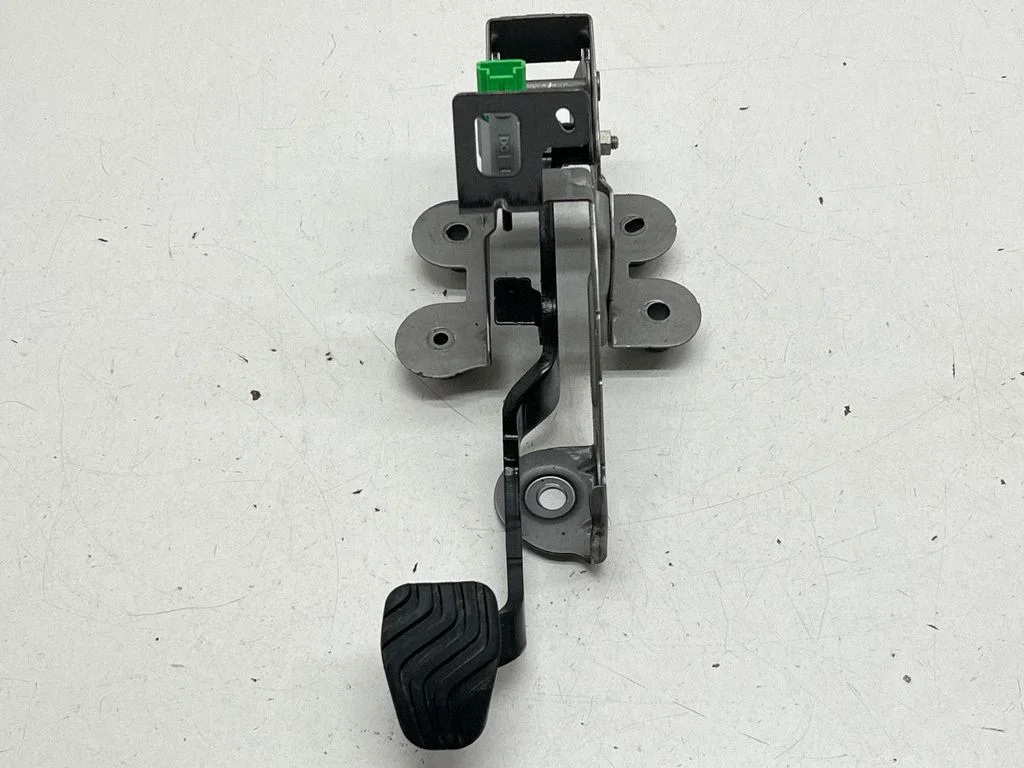 Brake pedal 465013420R