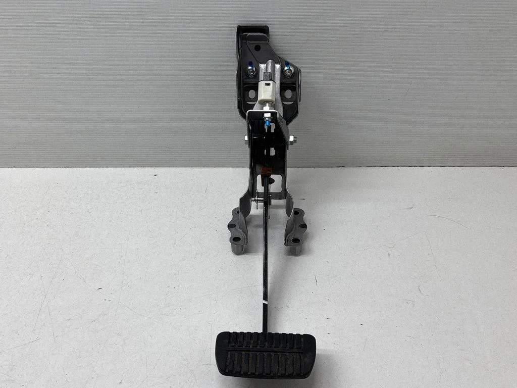 Brake pedal 40620C