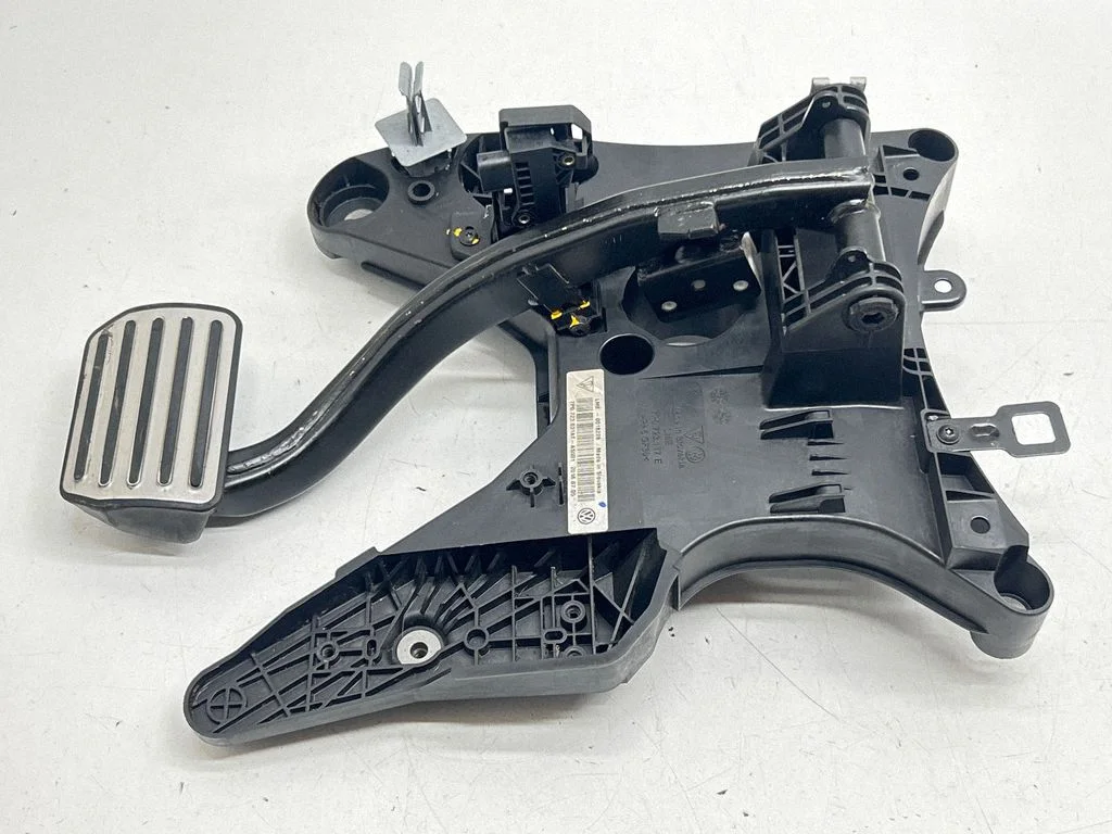 Brake pedal – Porsche Cayenne (92A) (2010-2017)