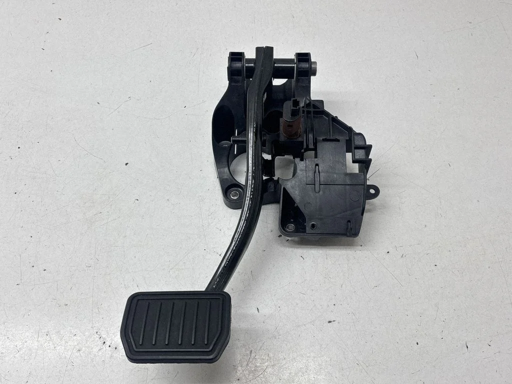 Brake pedal 104469100D