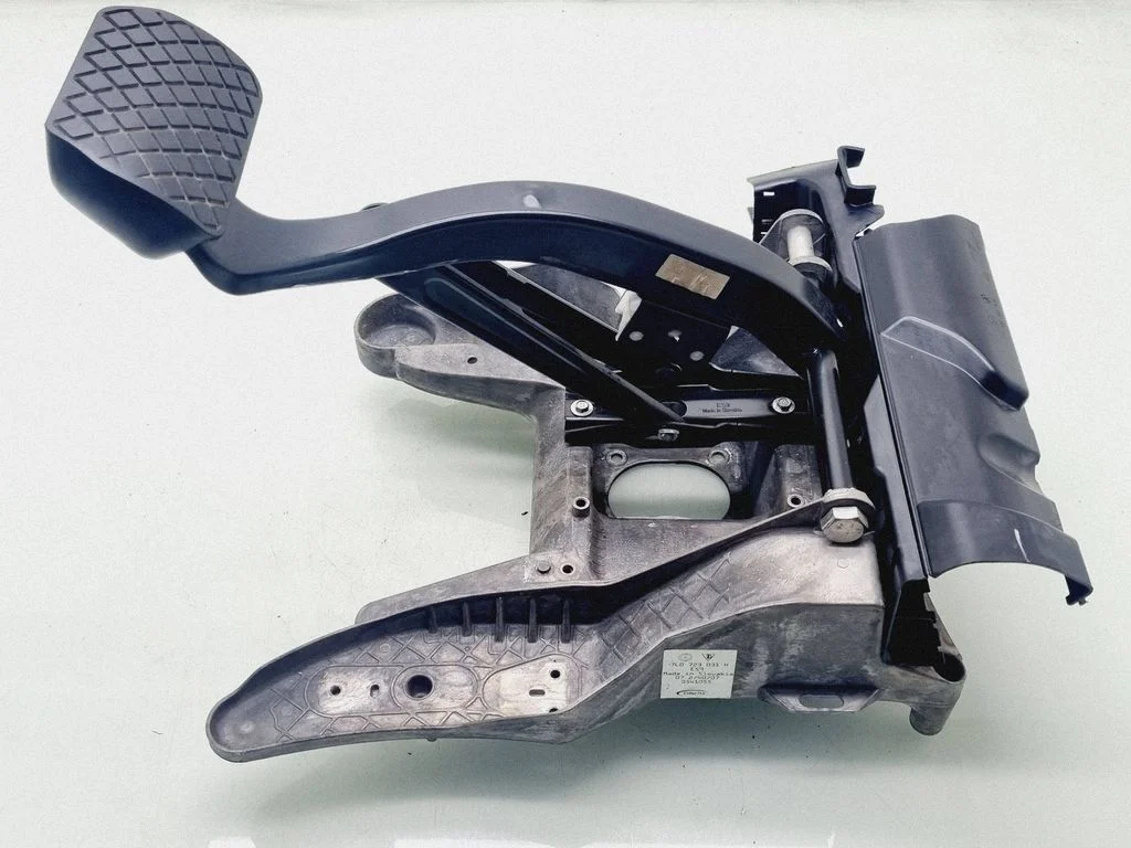 Brake pedal 7L0723117