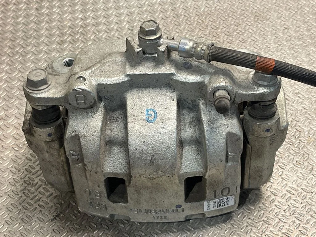 Front brake caliper 26292FN020
