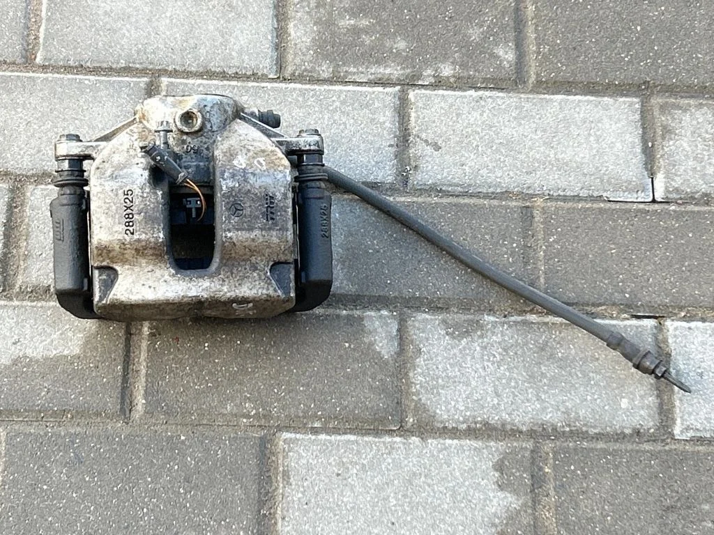 Front brake caliper A2044212281