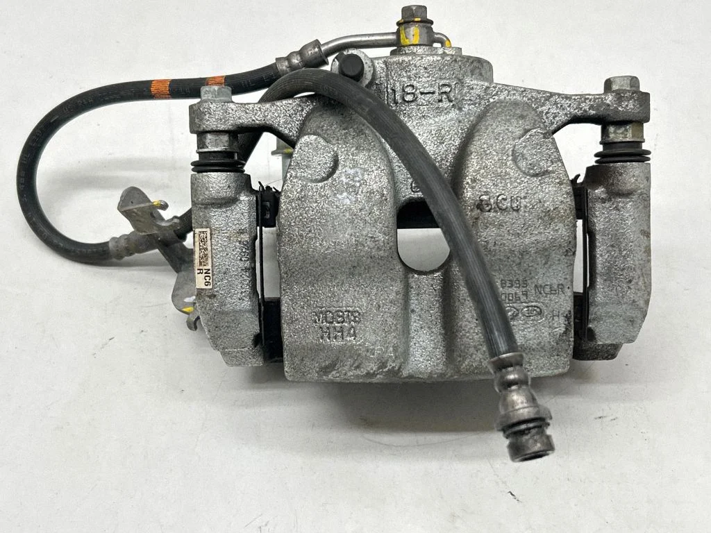 Front brake caliper 58130CV200