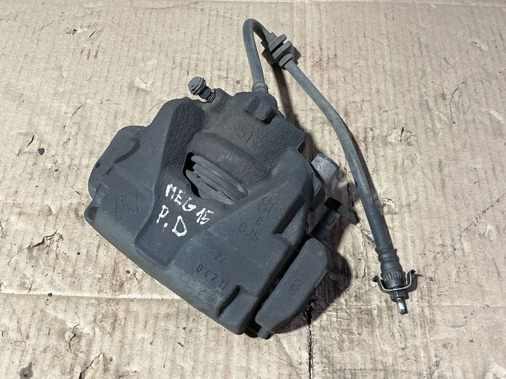 Front brake caliper – front right
