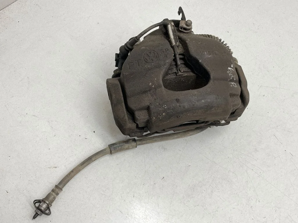 Front brake caliper 7H0105L