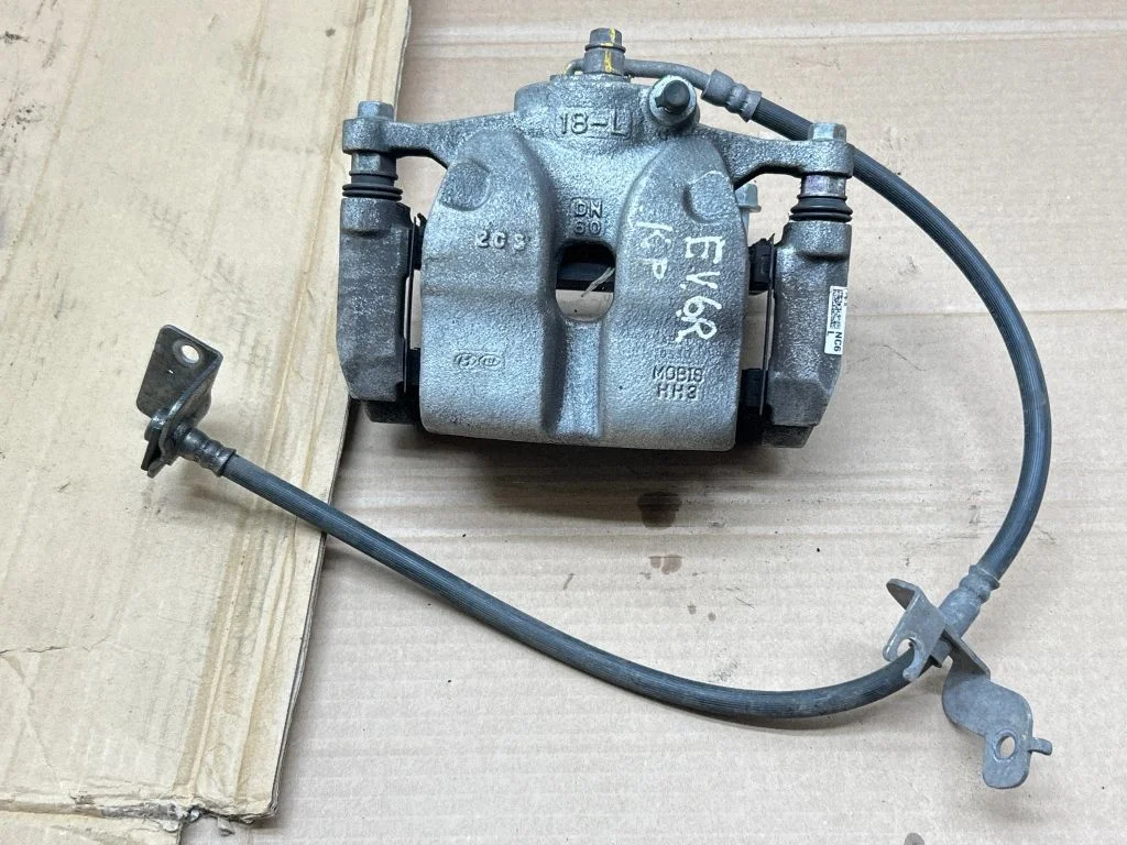 Front brake caliper 58110CV200