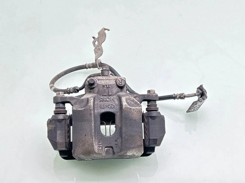 Front brake caliper 58130D7700