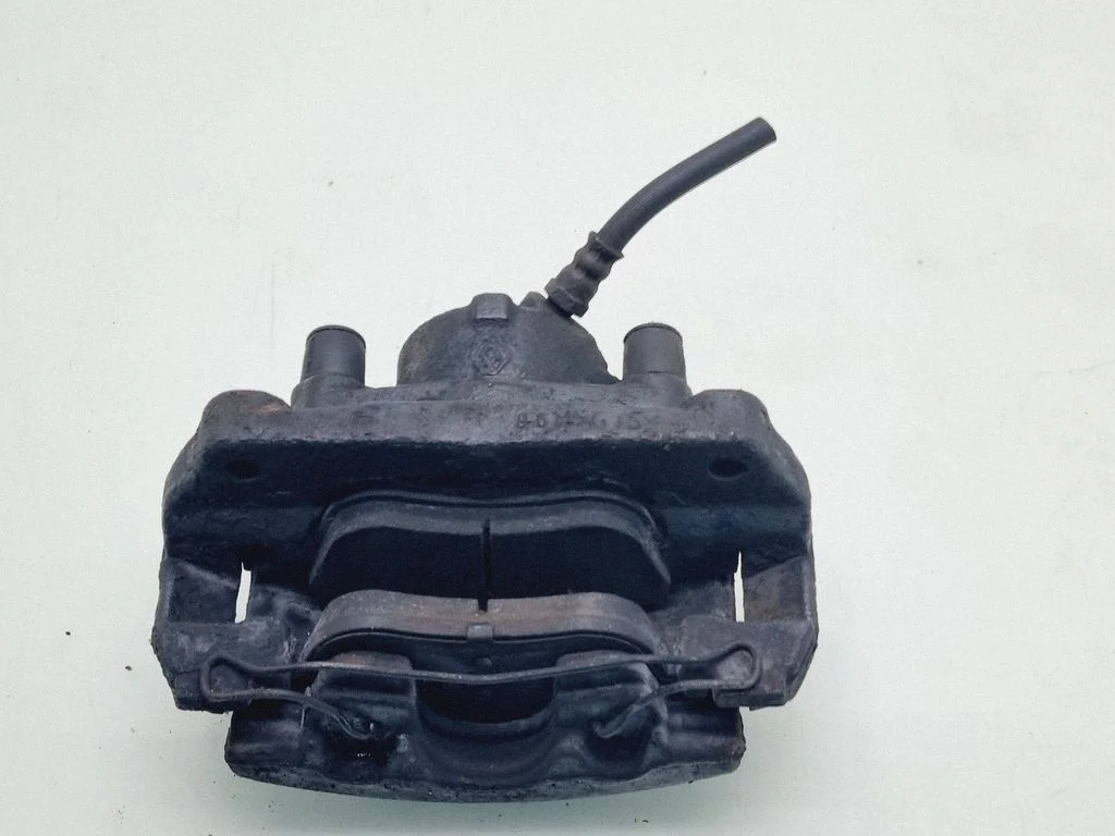 Front brake caliper – front right