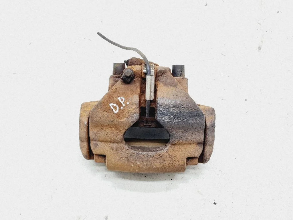 Front brake caliper – front right