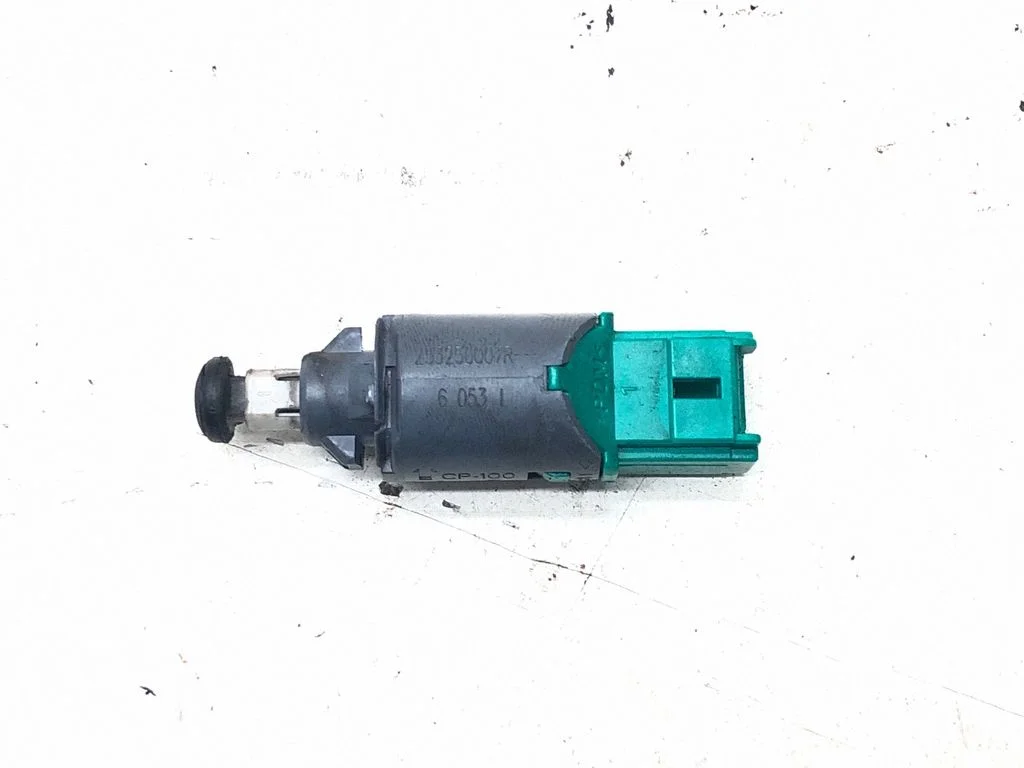 Brake pedal sensor switch 253250007R