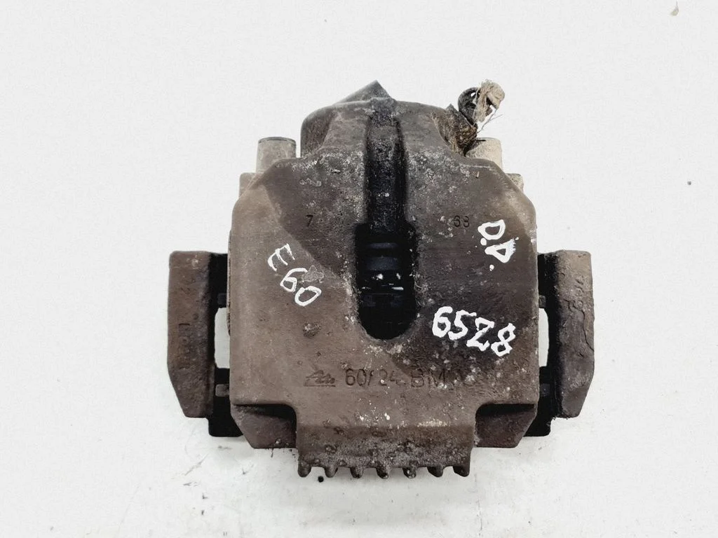 Front brake caliper – front right